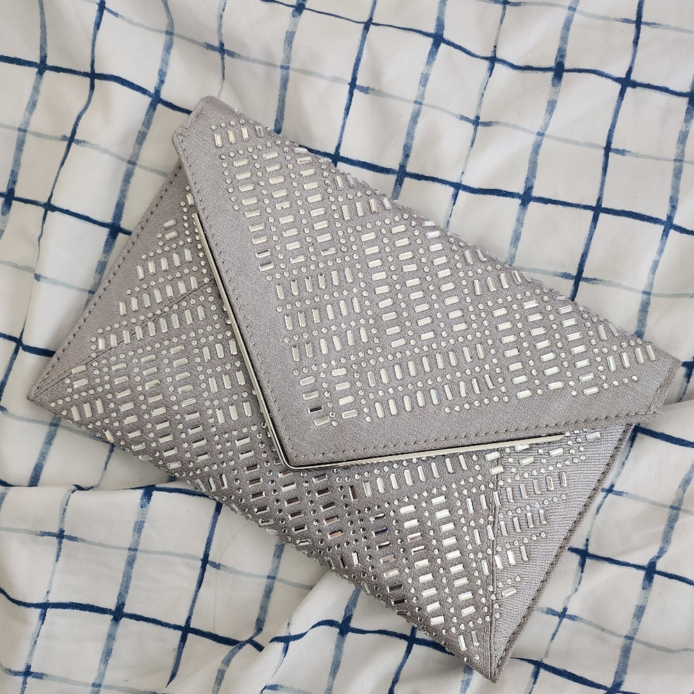 Clutch with chain bag